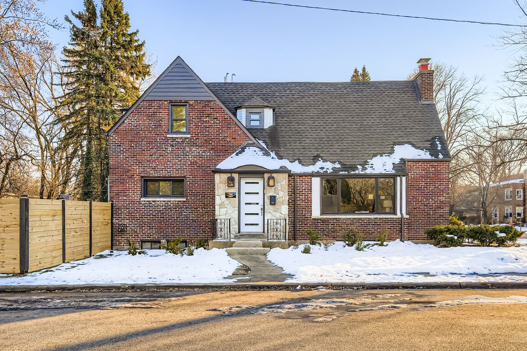 9001 S Claremont Avenue, Chicago, IL 60643