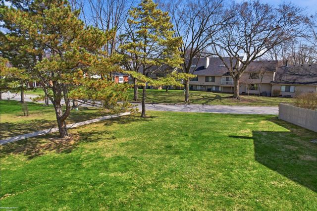 42649 Jeanette Circle, Clinton Township, MI 48038