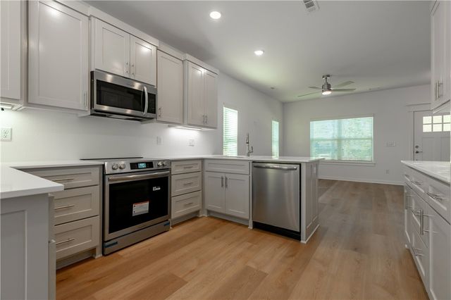 832 S Dockery Lane, Fayetteville, AR 72701