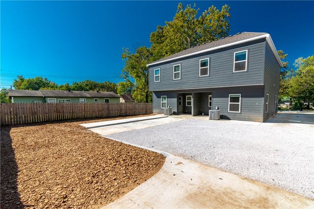 832 S Dockery Lane, Fayetteville, AR 72701