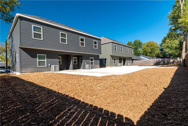 832 S Dockery Lane, Fayetteville, AR 72701