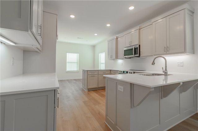 832 S Dockery Lane, Fayetteville, AR 72701