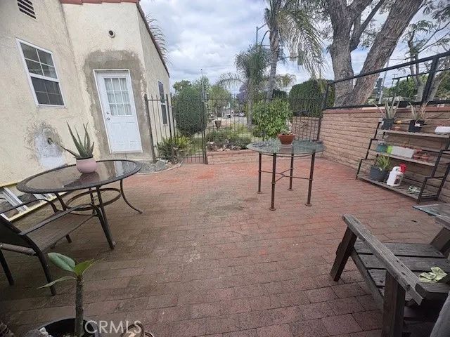 2196 N Orange Grove Avenue, Pomona, CA 91768