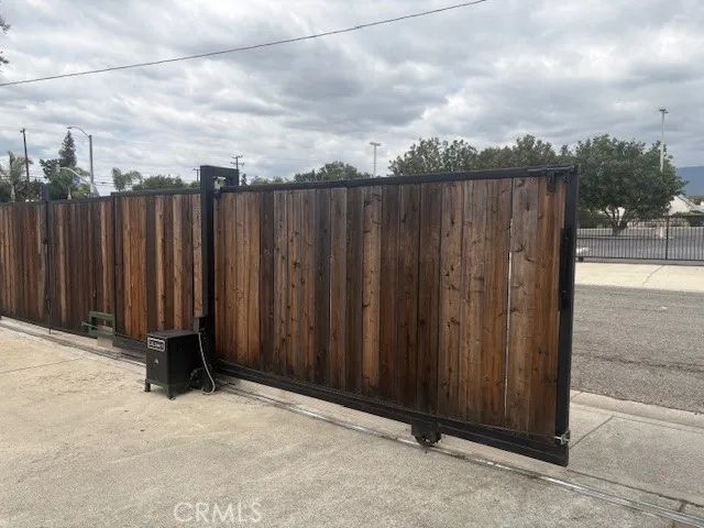 2196 N Orange Grove Avenue, Pomona, CA 91768