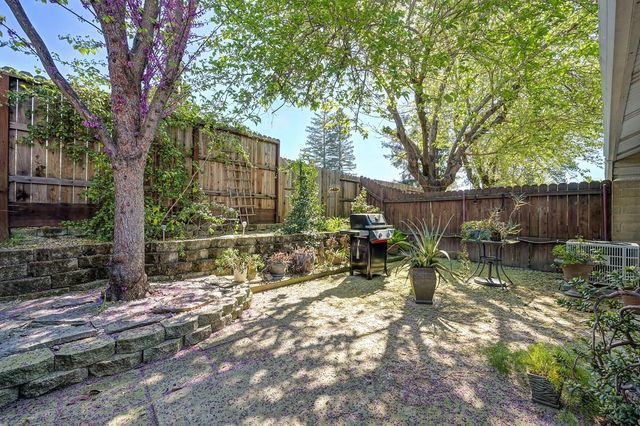 1172 Ravine View Dr, Roseville, CA 95661