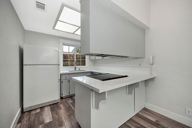 1172 Ravine View Dr, Roseville, CA 95661