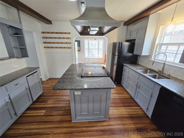 1303 N 6th, Durant, OK 74701