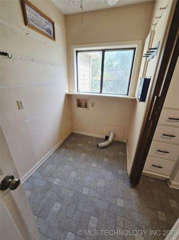 1303 N 6th, Durant, OK 74701