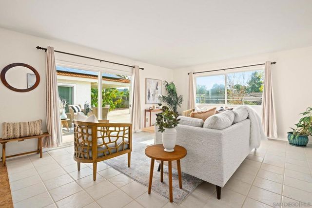 14105 Durhullen Dr, Poway, CA 92064