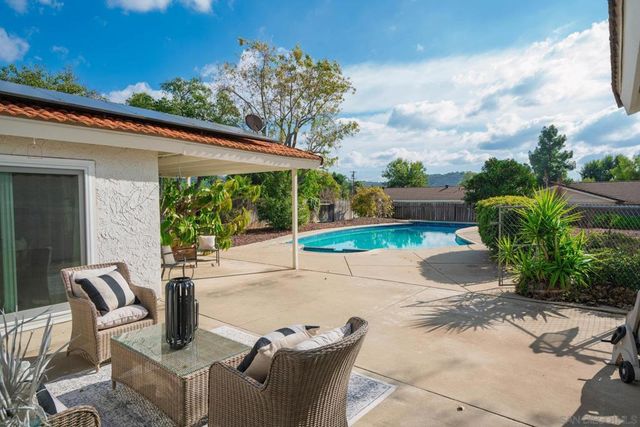 14105 Durhullen Dr, Poway, CA 92064