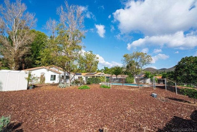 14105 Durhullen Dr, Poway, CA 92064