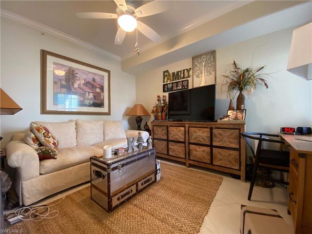 1455 Tiffany LN 107, Naples, FL 34105