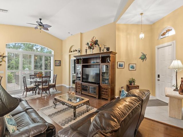6159 Arlington Way, Fort Pierce, FL 34951