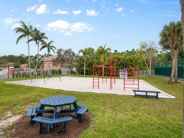 6159 Arlington Way, Fort Pierce, FL 34951