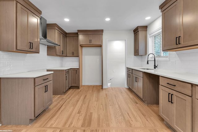 27937 Rockwood Street, Saint Clair Shores, MI 48081