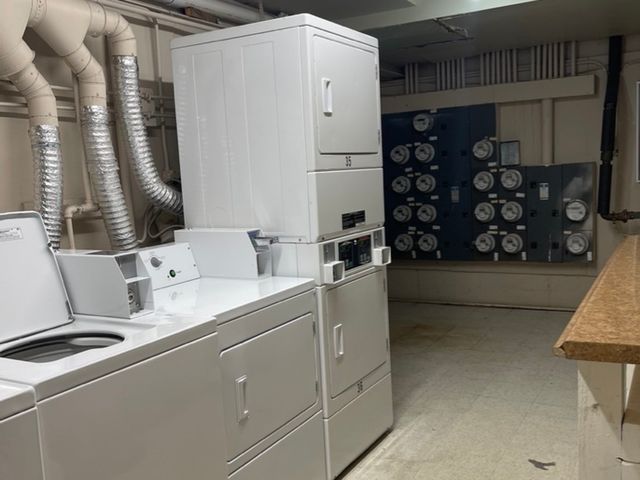 212 Collen Drive 209, Lombard, IL 60148