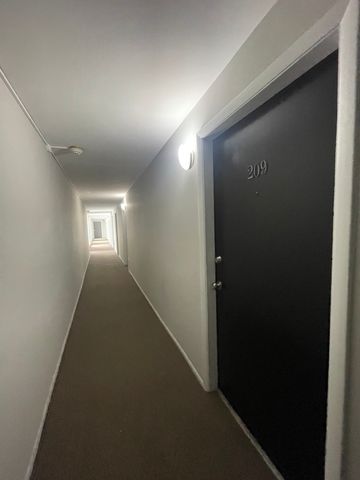 212 Collen Drive 209, Lombard, IL 60148