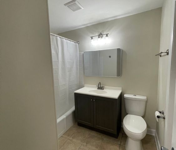 212 Collen Drive 209, Lombard, IL 60148