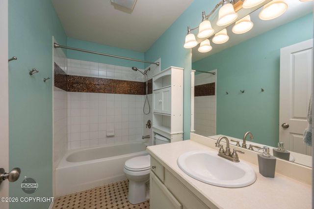 1850 Vashon Circle, Anchorage, AK 99515