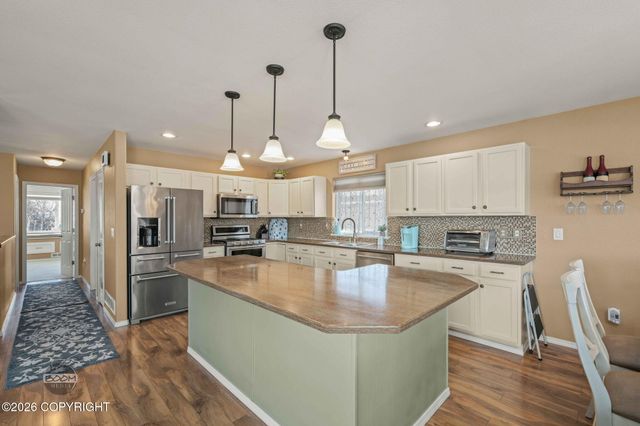 1850 Vashon Circle, Anchorage, AK 99515