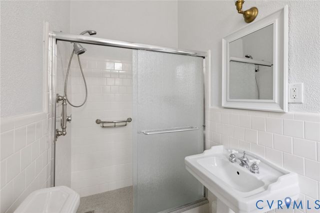 209 Ross Rd, Henrico, VA 23229