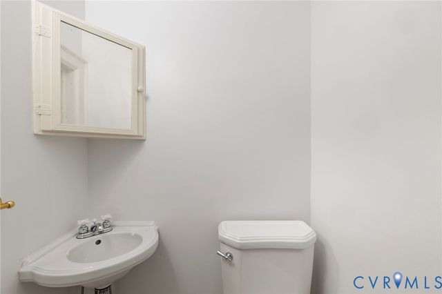 209 Ross Rd, Henrico, VA 23229
