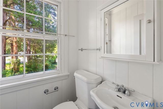 209 Ross Rd, Henrico, VA 23229