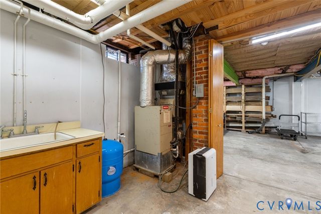 209 Ross Rd, Henrico, VA 23229
