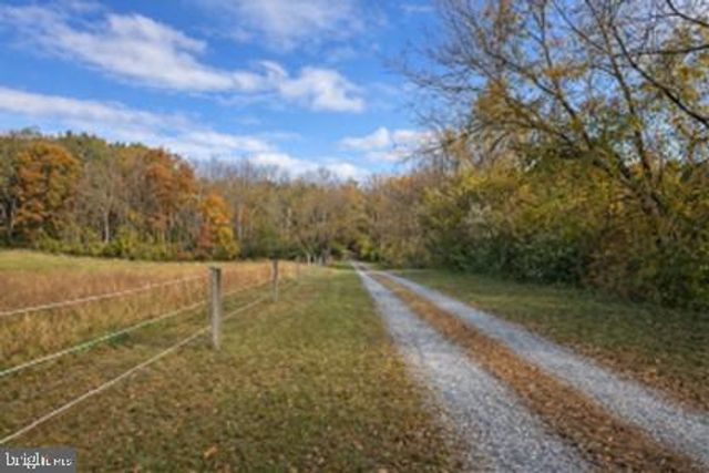 534 CHARMING FORGE RD, Robesonia, PA 19551