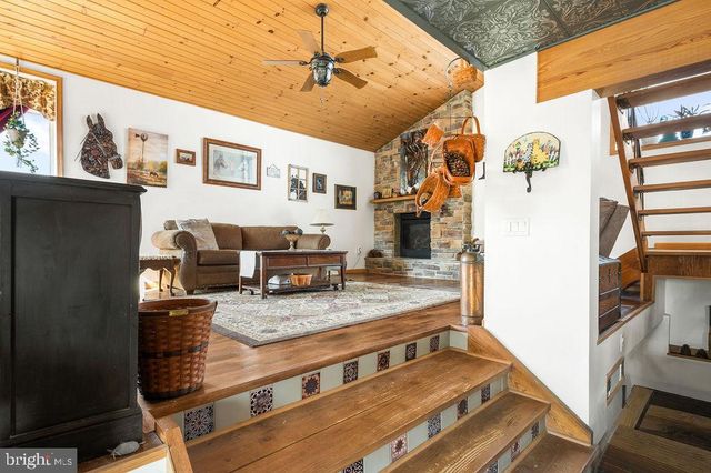 534 CHARMING FORGE RD, Robesonia, PA 19551