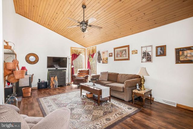 534 CHARMING FORGE RD, Robesonia, PA 19551