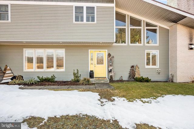 534 CHARMING FORGE RD, Robesonia, PA 19551