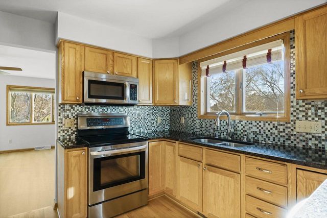 110 Saratoga Circle, Oregon, WI 53575