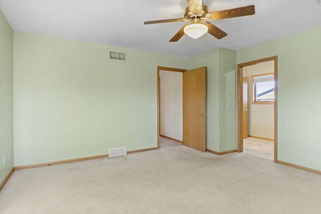 110 Saratoga Circle, Oregon, WI 53575