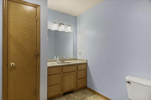 110 Saratoga Circle, Oregon, WI 53575