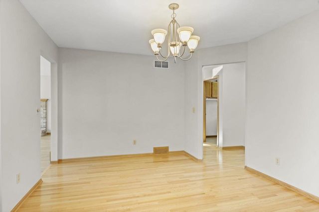 110 Saratoga Circle, Oregon, WI 53575