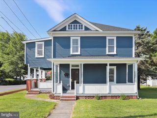 588 E KING ST, Strasburg, VA 22657