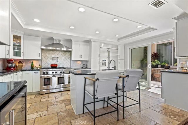 668 N Lemon Hill Trail, Orange, CA 92869