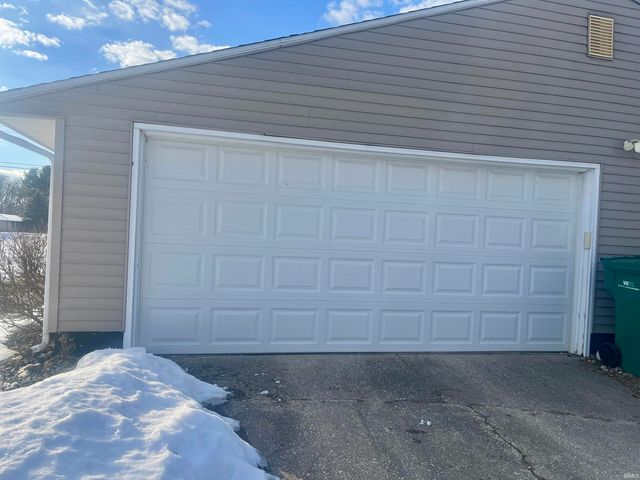 19373 Pasadena Avenue, South Bend, IN 46614