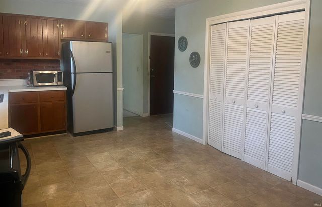 19373 Pasadena Avenue, South Bend, IN 46614