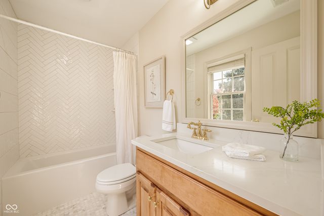 4483 Thicket Trace, Zionsville, IN 46077