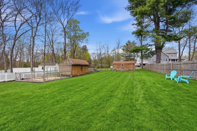 11 Roseen Ave, Weymouth, MA 02188