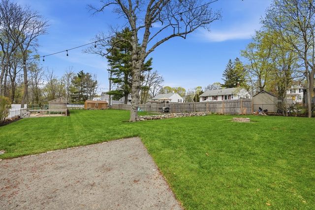 11 Roseen Ave, Weymouth, MA 02188