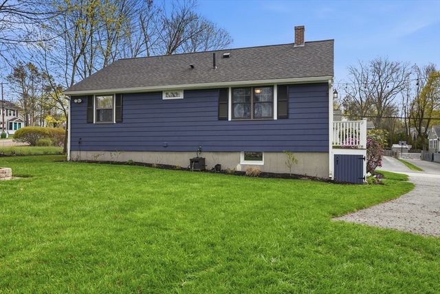 11 Roseen Ave, Weymouth, MA 02188