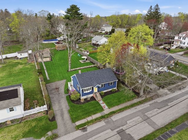11 Roseen Ave, Weymouth, MA 02188