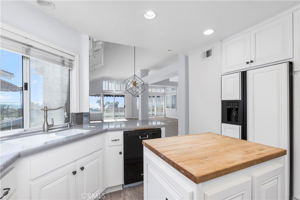 Image 10 of property listing at 24846 Wave Crest Lane, Dana Point, CA 92629