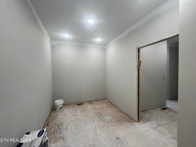 382 St George Drive, Crossville, TN 38558