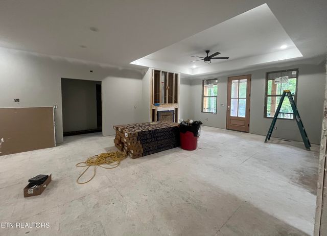 382 St George Drive, Crossville, TN 38558