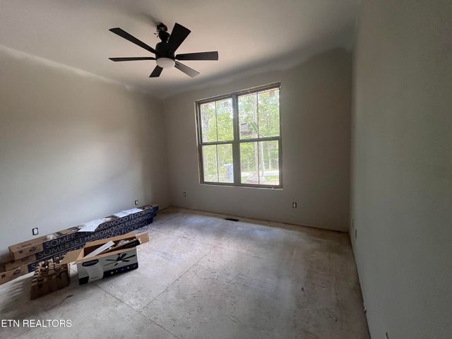 382 St George Drive, Crossville, TN 38558