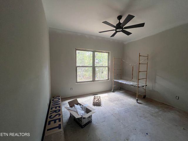 382 St George Drive, Crossville, TN 38558